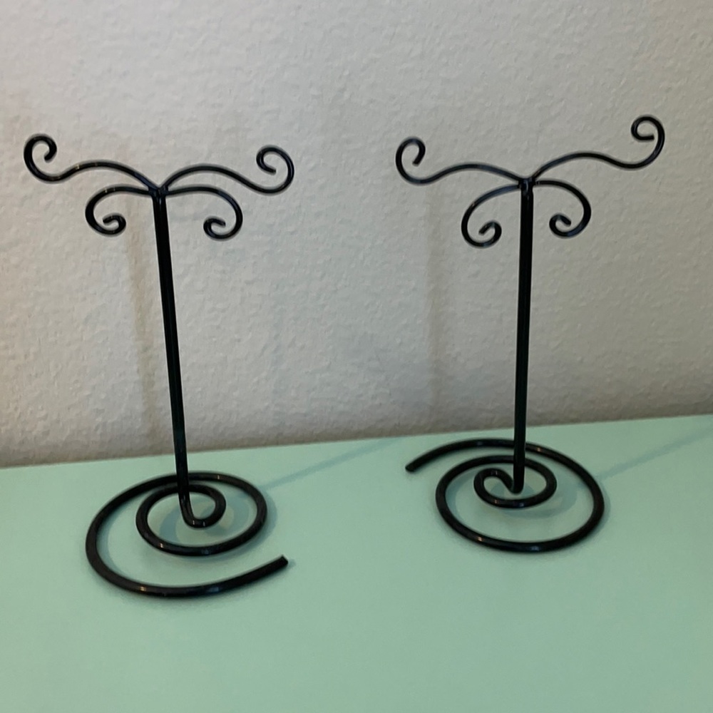🛍 2 Earring Holders